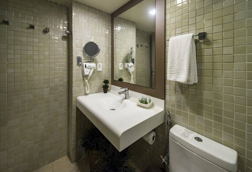 جناح, Hardman Praia