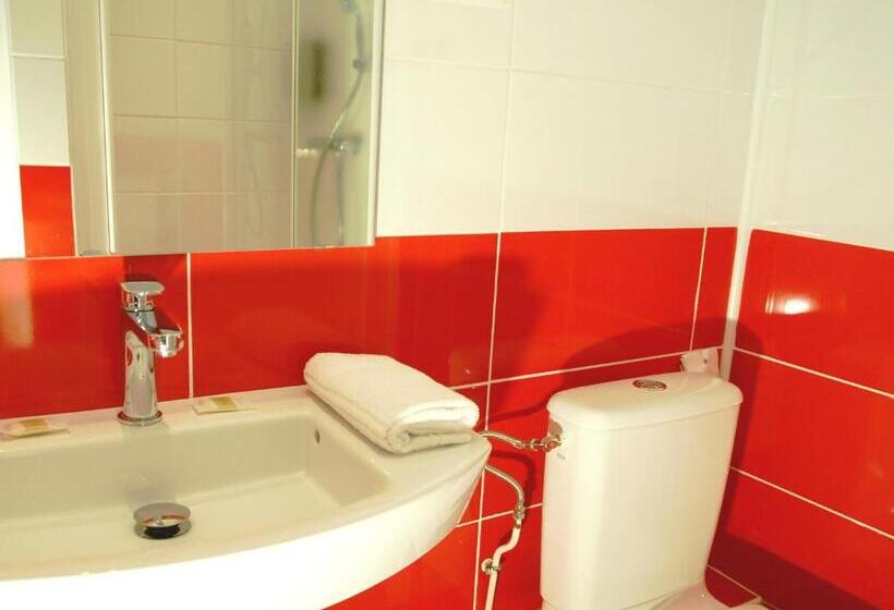 エコノミールーム, Hôtel Du Port Et De L Aven