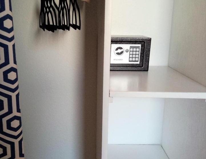 エコノミートリプルルーム, Hôtel Du Port Et De L Aven