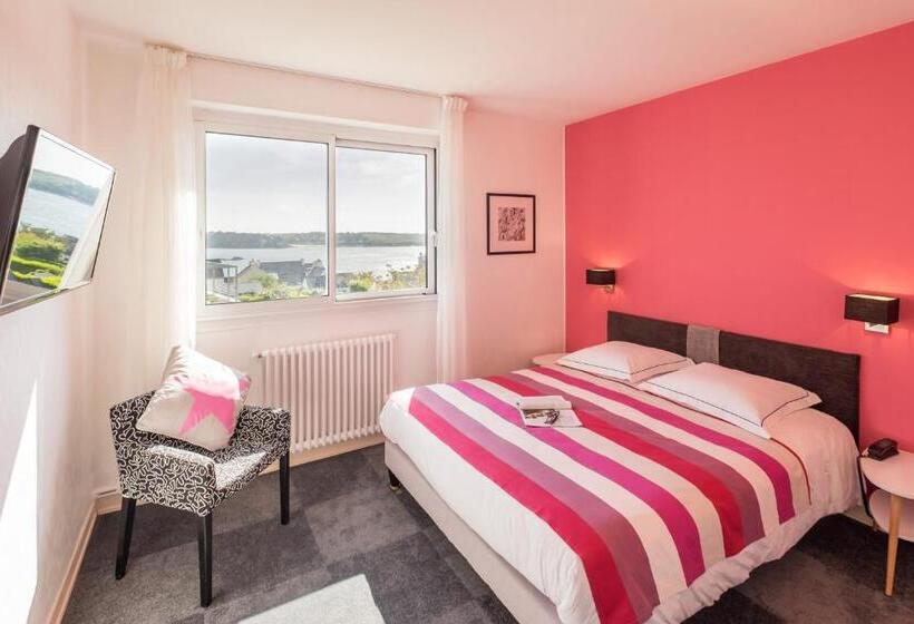 オーシャンビュースタンダードルーム, Hôtel Du Port Et De L Aven