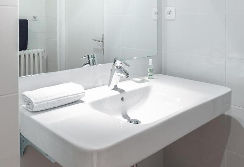 ガーデンビュースタンダードルーム, Hôtel Du Port Et De L Aven