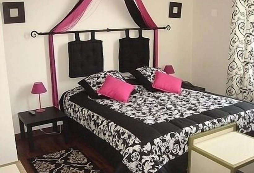 غرفة سوبيريور, Logis   Hôtel Restaurant L Ecu De France