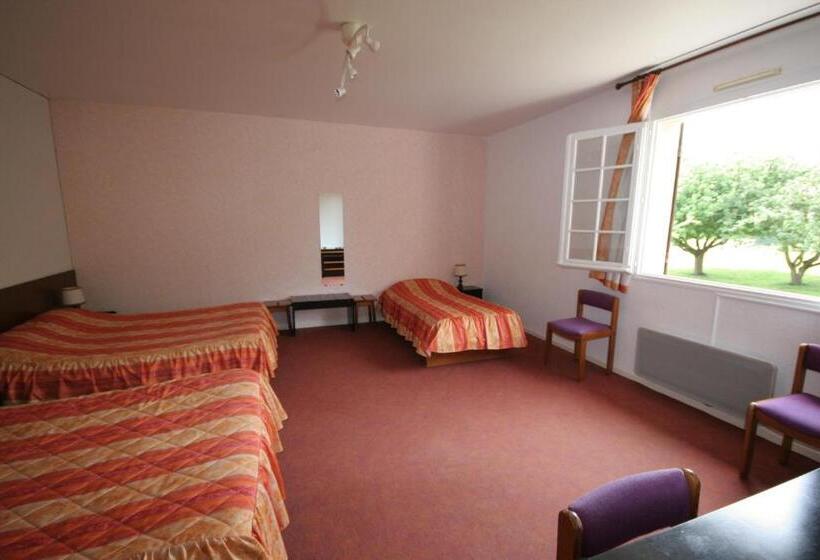 패밀리 룸, Logis Hôtel Relais Paris Bale   Restaurant La Mangeoire