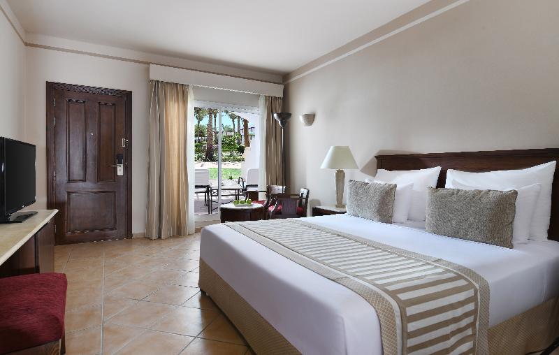 スタンダードルーム, Muñiz