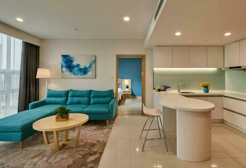 キングサイズベッドのスイートルーム, Holiday Inn Express Luoyang Yichuan, An Ihg