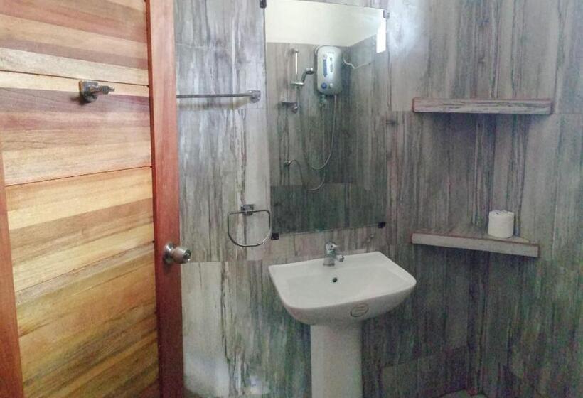 Camera Familiare Deluxe, Big Bamboo Beach Resort Sipalay