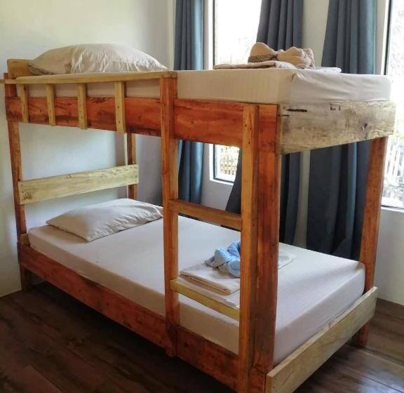 Camera Familiare, Big Bamboo Beach Resort Sipalay