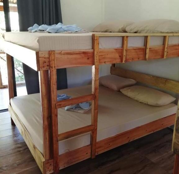 Camera Familiare, Big Bamboo Beach Resort Sipalay