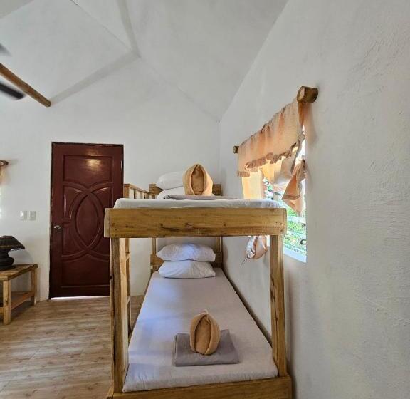 Camera Deluxe con Balcone, Big Bamboo Beach Resort Sipalay