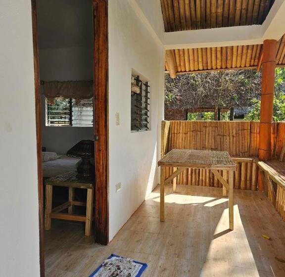 Номер Deluxe с Балконом, Big Bamboo Beach Resort Sipalay