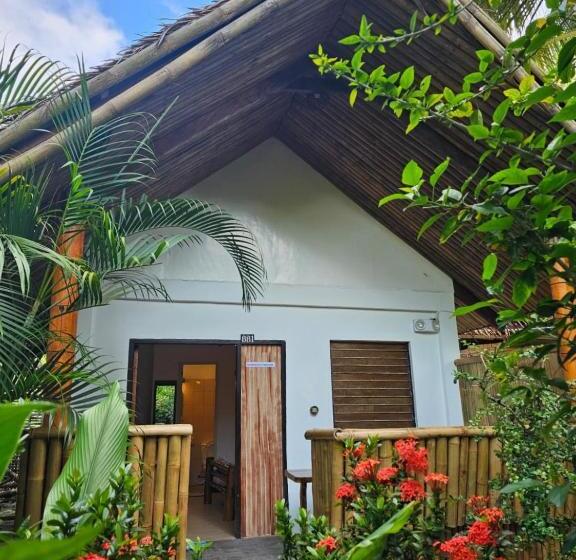 Camera Deluxe, Big Bamboo Beach Resort Sipalay