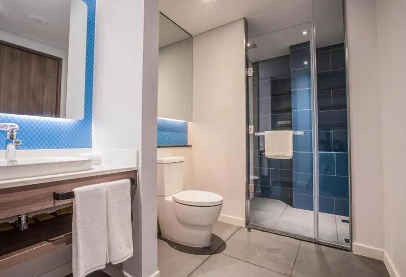 ２ダブルベッドのスタンダードルーム, Holiday Inn Express Guizhou Qinglong, An Ihg