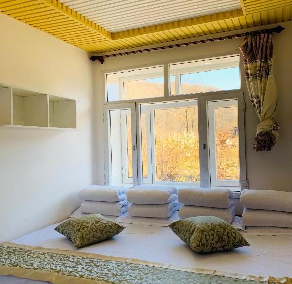 Quarto Quádruplo Standard, Xiaoguo Travellers  Home