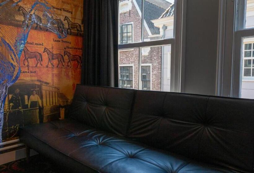 إستوديو قياسى, Eden Studios And Apartments