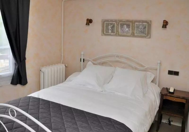 Standard-huone, Logis Hôtel Auberge De L Ecole