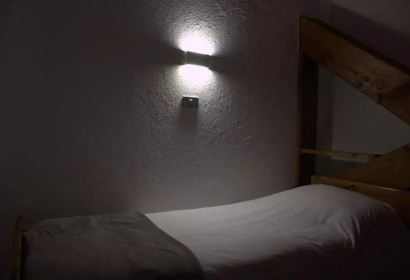 バルコニー付きスタンダードトリプルルーム, Chalet Bellevue