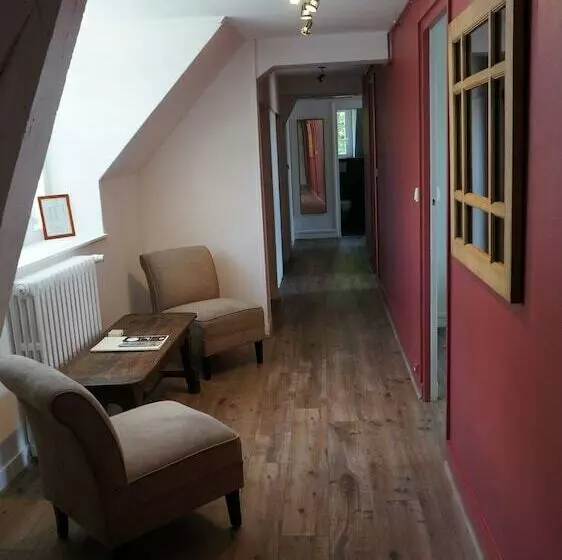 سوییت خانوادگی, Hostellerie De La Porte Bellon