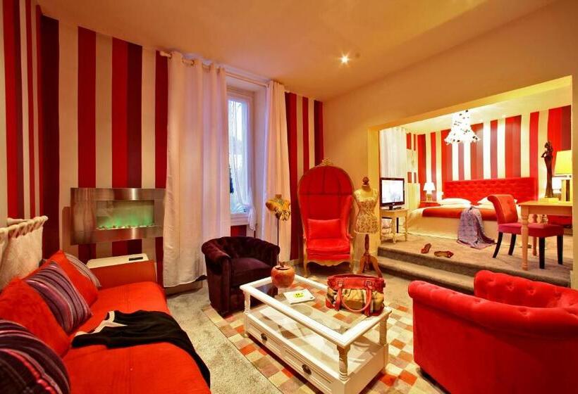 小型套房, Logis Hôtel Hostellerie Saint Jacques