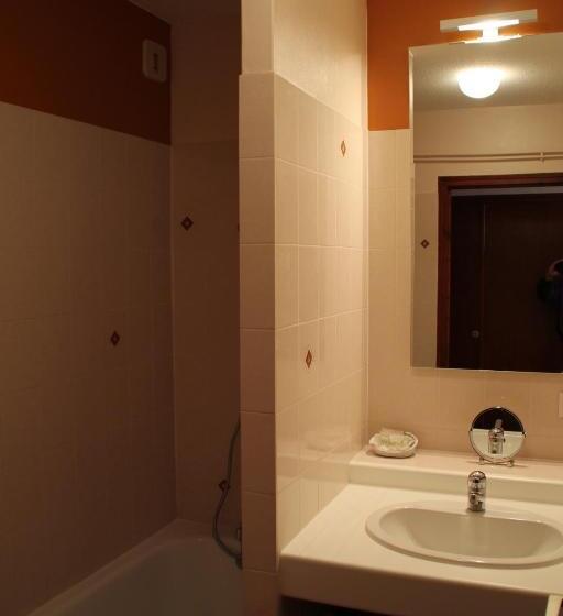 スタンダード４人部屋, Hôtel Des Chazes