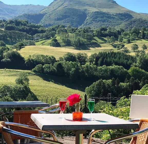 Трехместный Номер Стандарт Вид на Сад, Hôtel Des Chazes