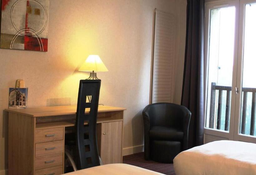 庭の見えるスタンダードトリプルルーム, Hôtel Des Chazes