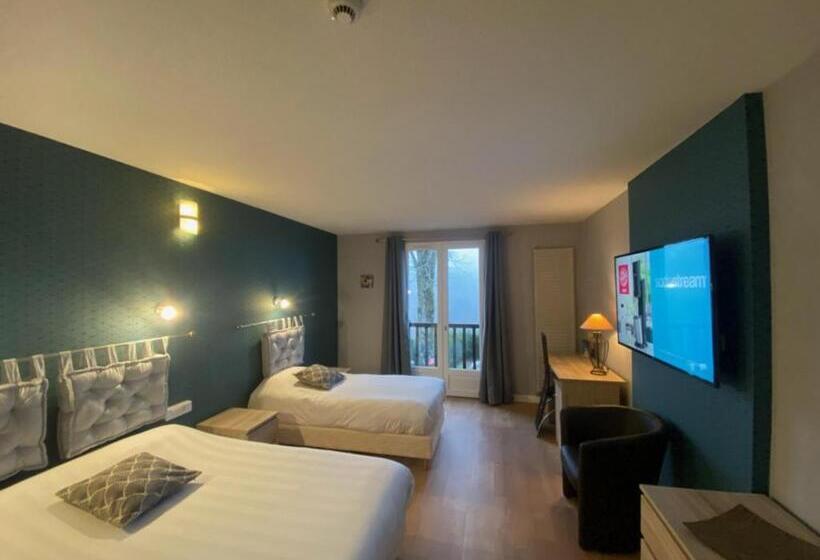 庭の見えるスタンダードトリプルルーム, Hôtel Des Chazes