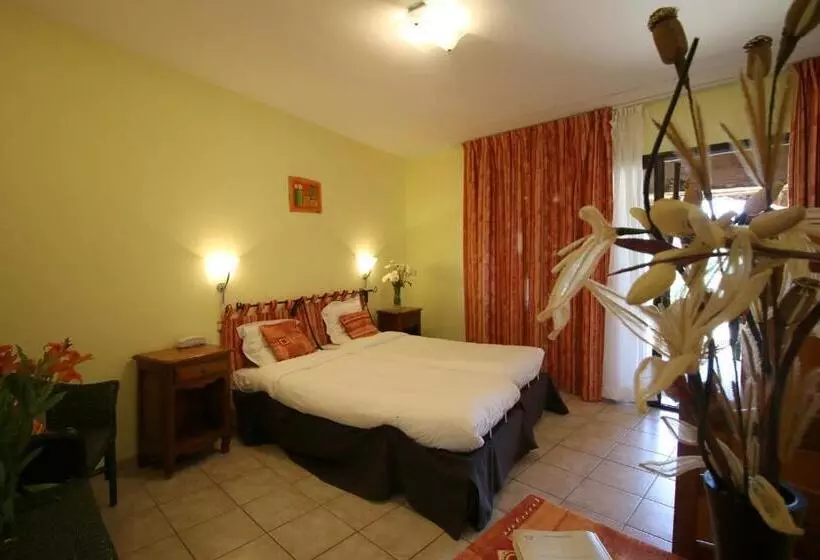 Standard Room Adapted for people with reduced mobility, Logis Hôtel Restaurant La Mère Biquette