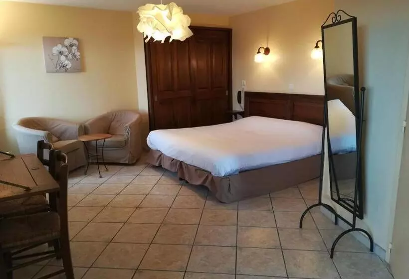Superior Room, Logis Hôtel Restaurant La Mère Biquette