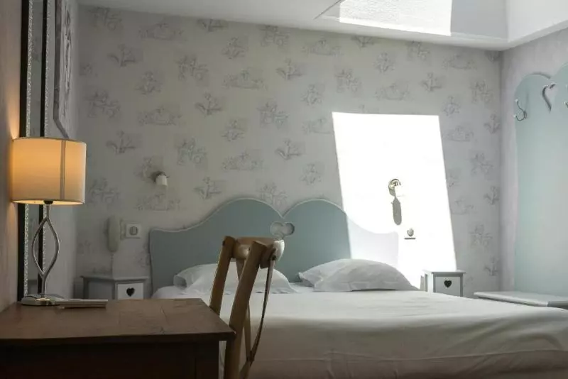 スタンダードトリプルルーム, Hôtel Restaurant Le Moulin De Saint Verand