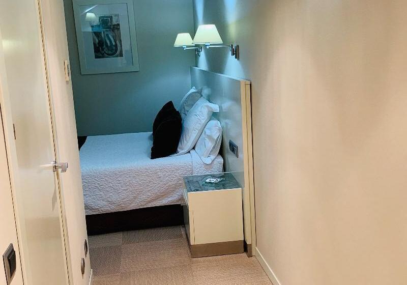 标准间, San Juan De Los Reyes