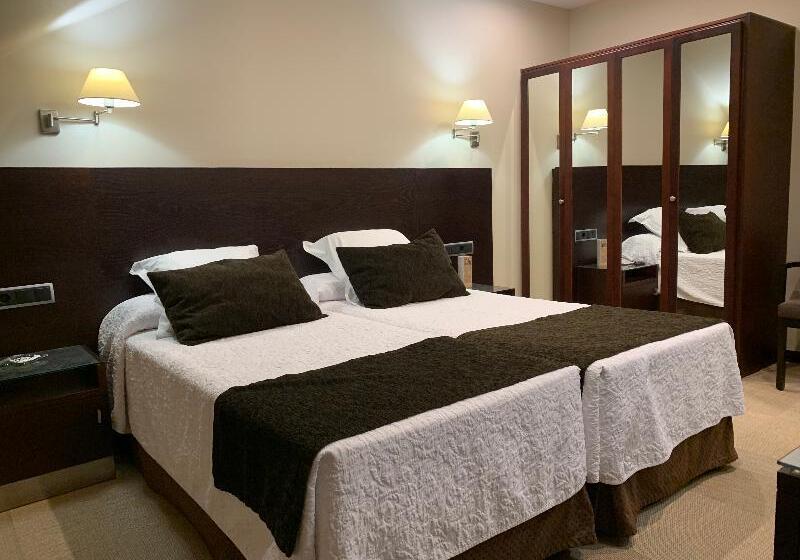 标准间, San Juan De Los Reyes