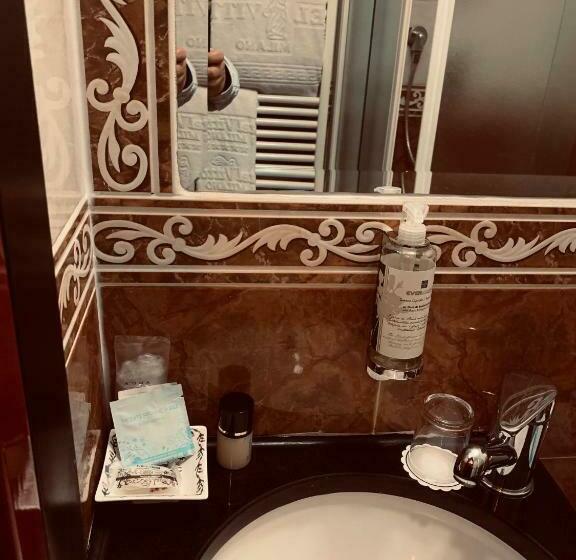 标准单人间, Vittoria