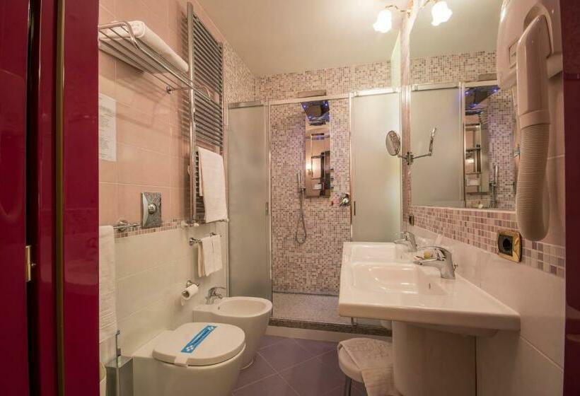 高级大房间, Vittoria