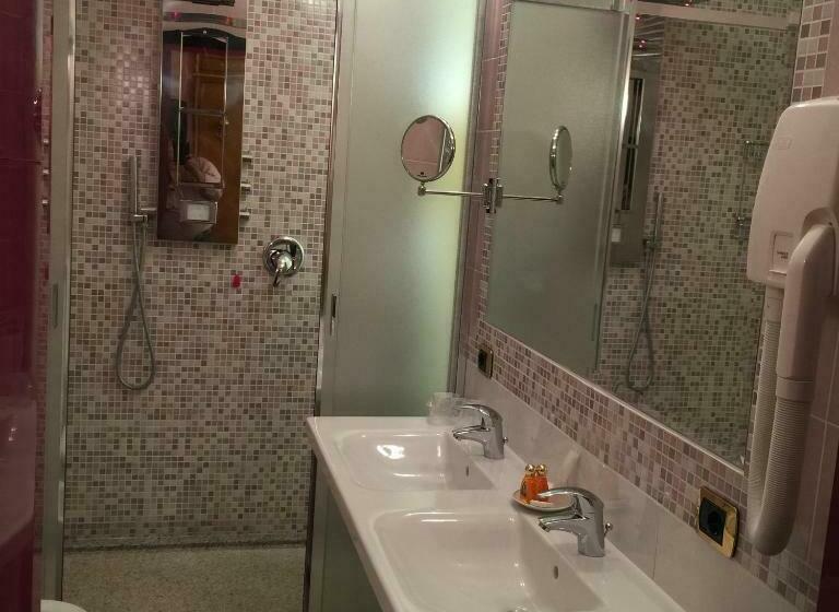 高级大房间, Vittoria