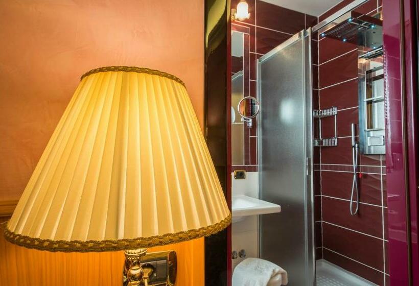 高级大房间, Vittoria