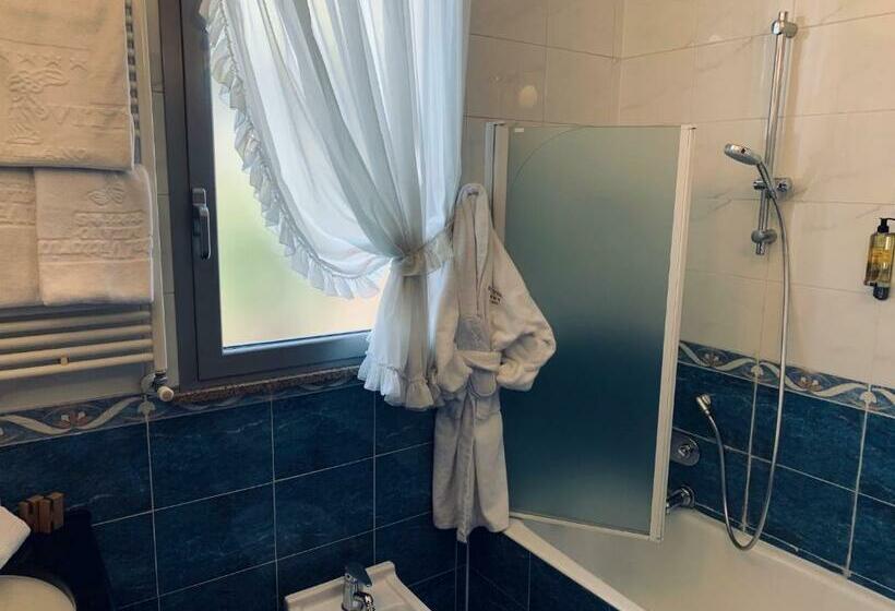 高级大房间, Vittoria