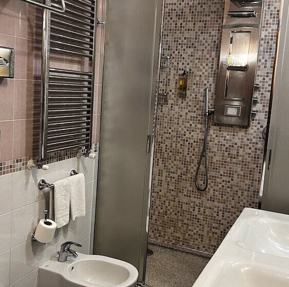 高级单人间, Vittoria