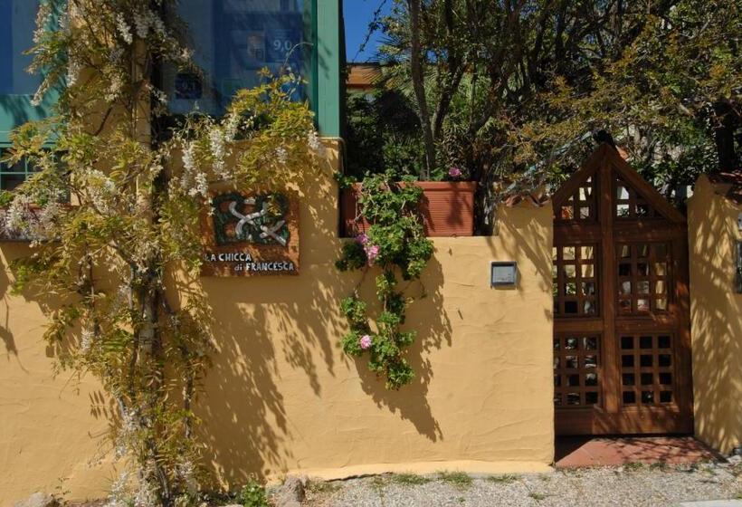 غرفة قياسية مزوَّدة بشُرفة, B&b La Chicca Di Francesca