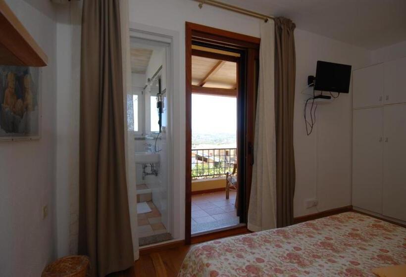 غرفة قياسية مزوَّدة بشُرفة, B&b La Chicca Di Francesca