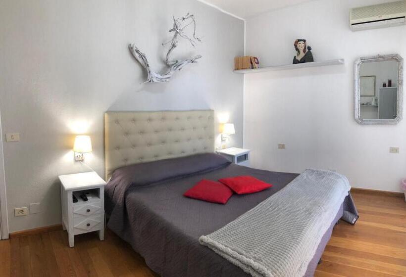 غرفة قياسية مزوَّدة بشُرفة, B&b La Chicca Di Francesca