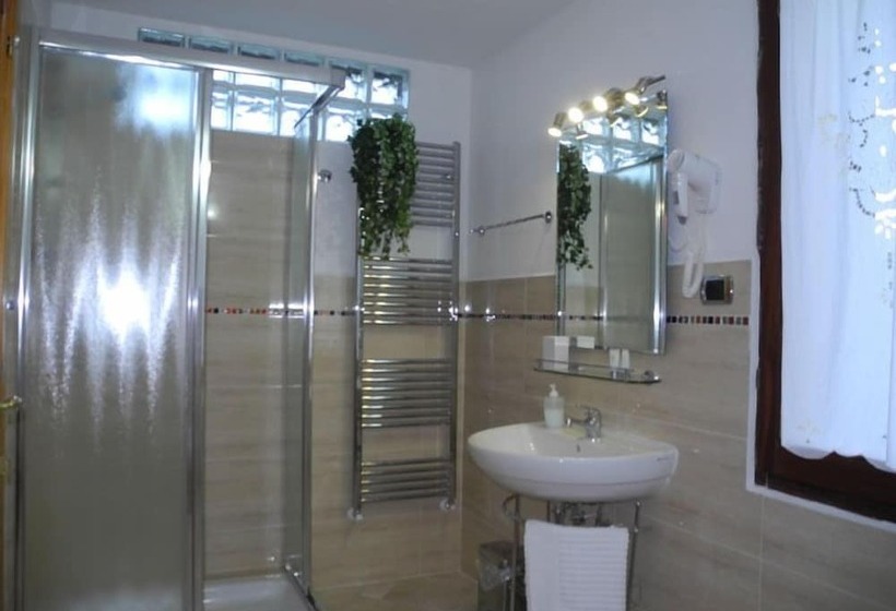 غرفة قياسية, B&b La Chicca Di Francesca