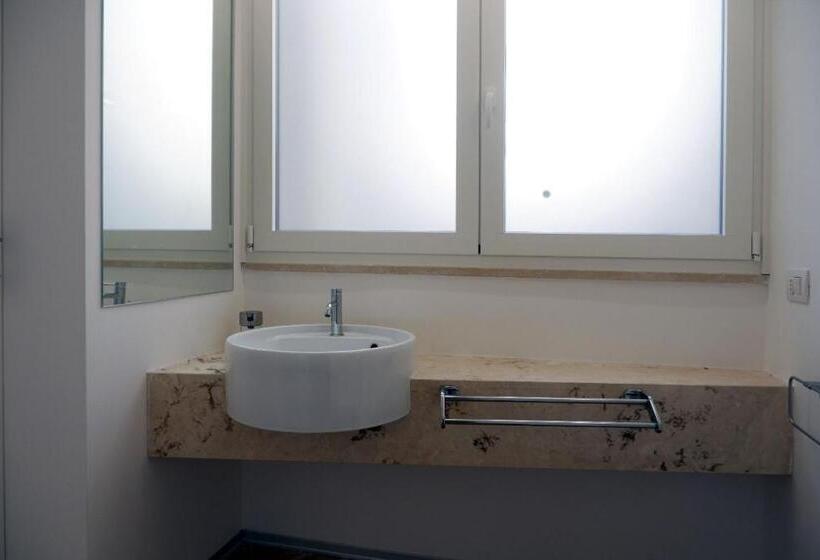 חדר דחוקס עם מיטת קינג, Magdahause