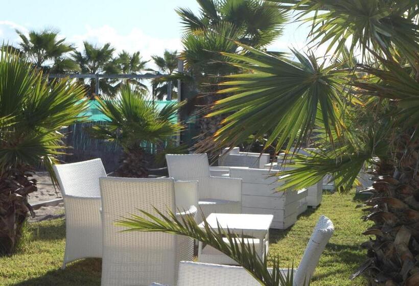 اتاق استاندارد با چشم‌انداز دریا, Torquemada Beach Club