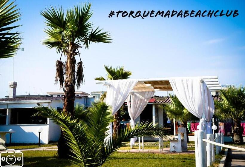 اتاق استاندارد چهار تخته با چشم‌انداز دریا, Torquemada Beach Club