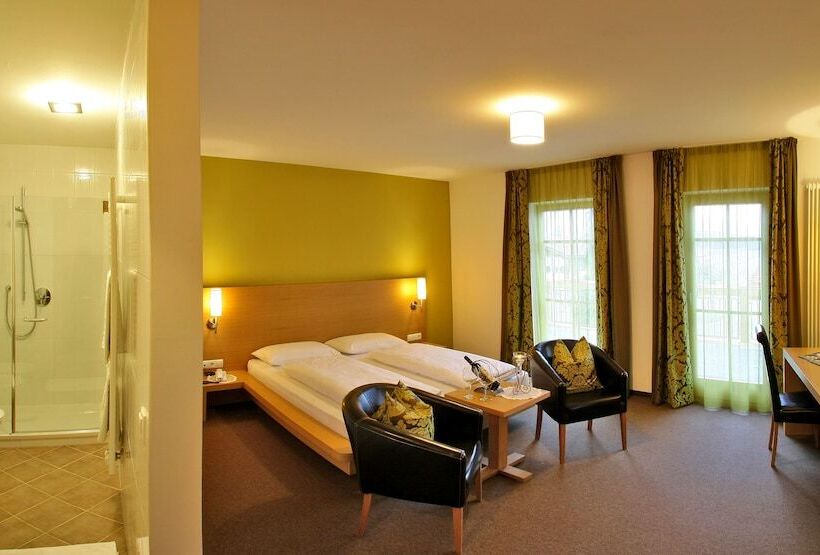 חדר סטנדרט, Langhof