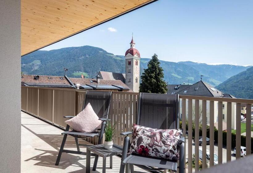 סוויטה, Langhof