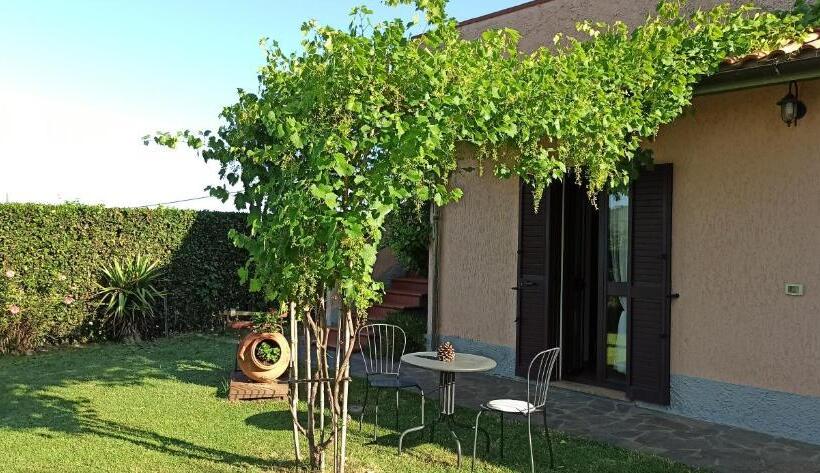 اتاق استاندارد با چشم‌انداز باغ, Agriturismo La Talpa