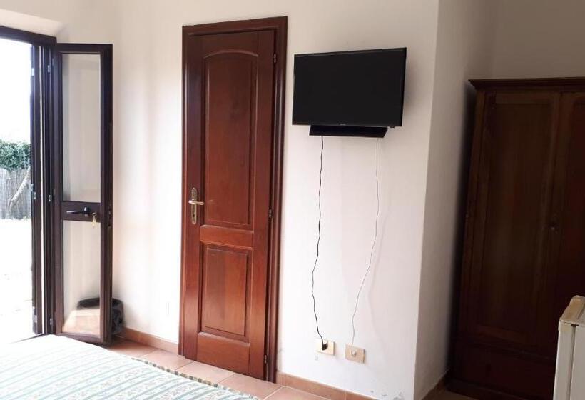 اتاق استاندارد با چشم‌انداز باغ, Agriturismo La Talpa