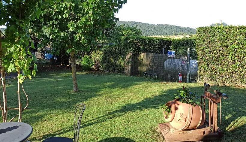 اتاق استاندارد با چشم‌انداز باغ, Agriturismo La Talpa