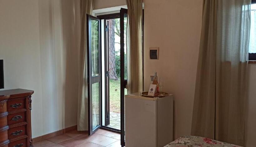 اتاق استاندارد با چشم‌انداز باغ, Agriturismo La Talpa